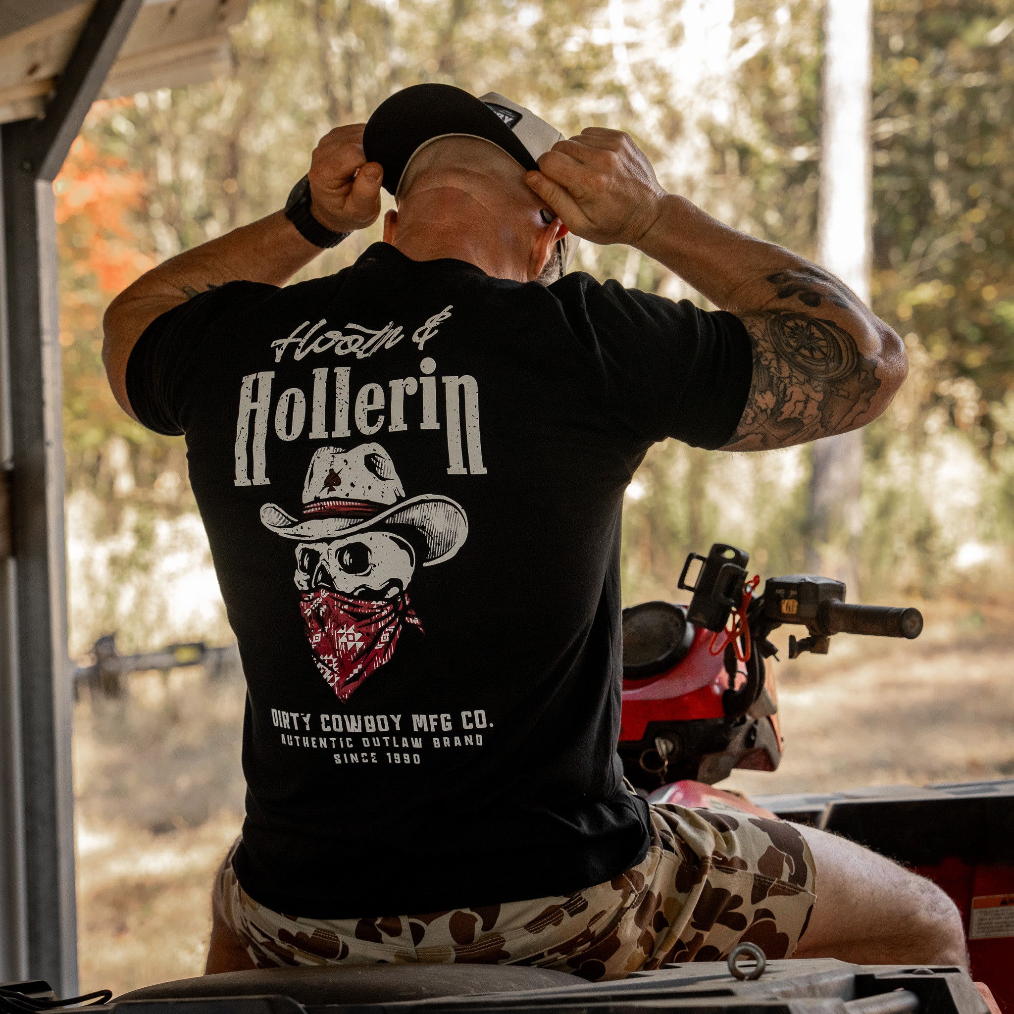 Hootin' And Hollern' Men's T-Shirt - DIRTY COWBOY MFG #color_black
