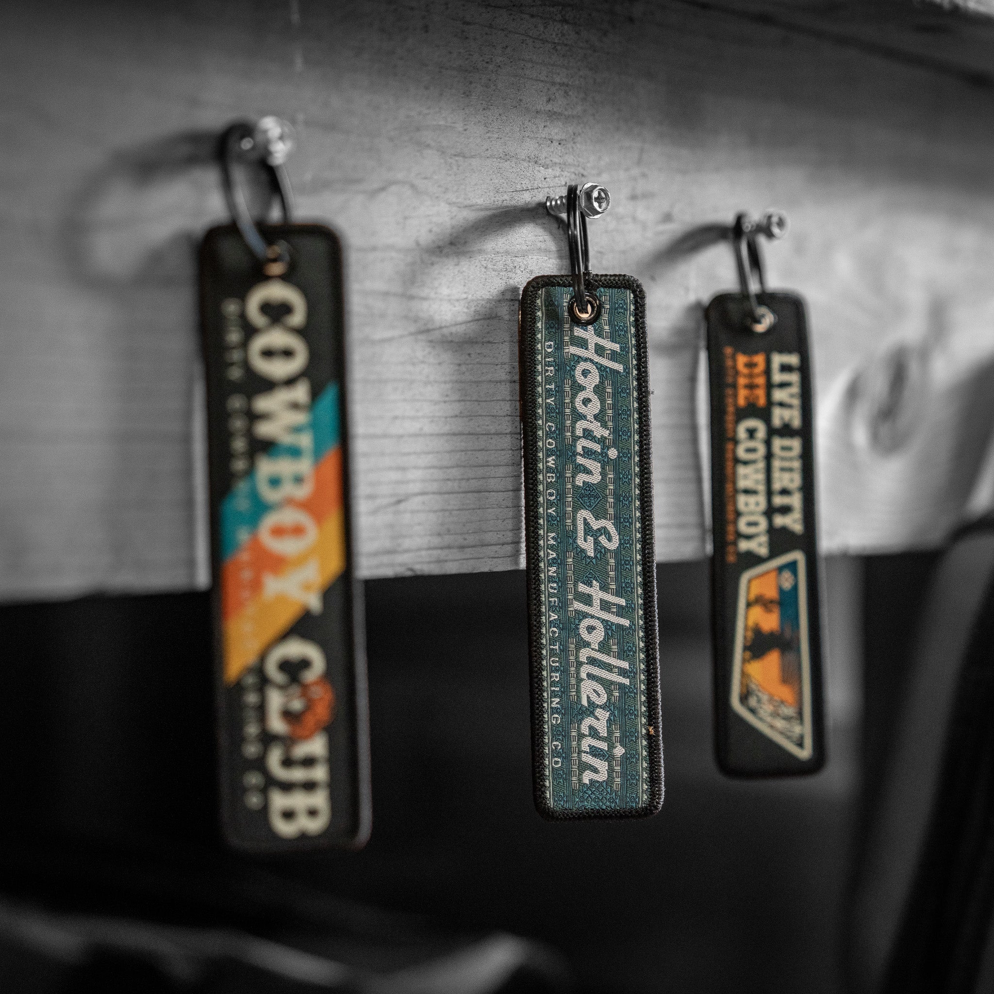 Hootin & Hollerin Flight Tag Keychain - DIRTY COWBOY MFG