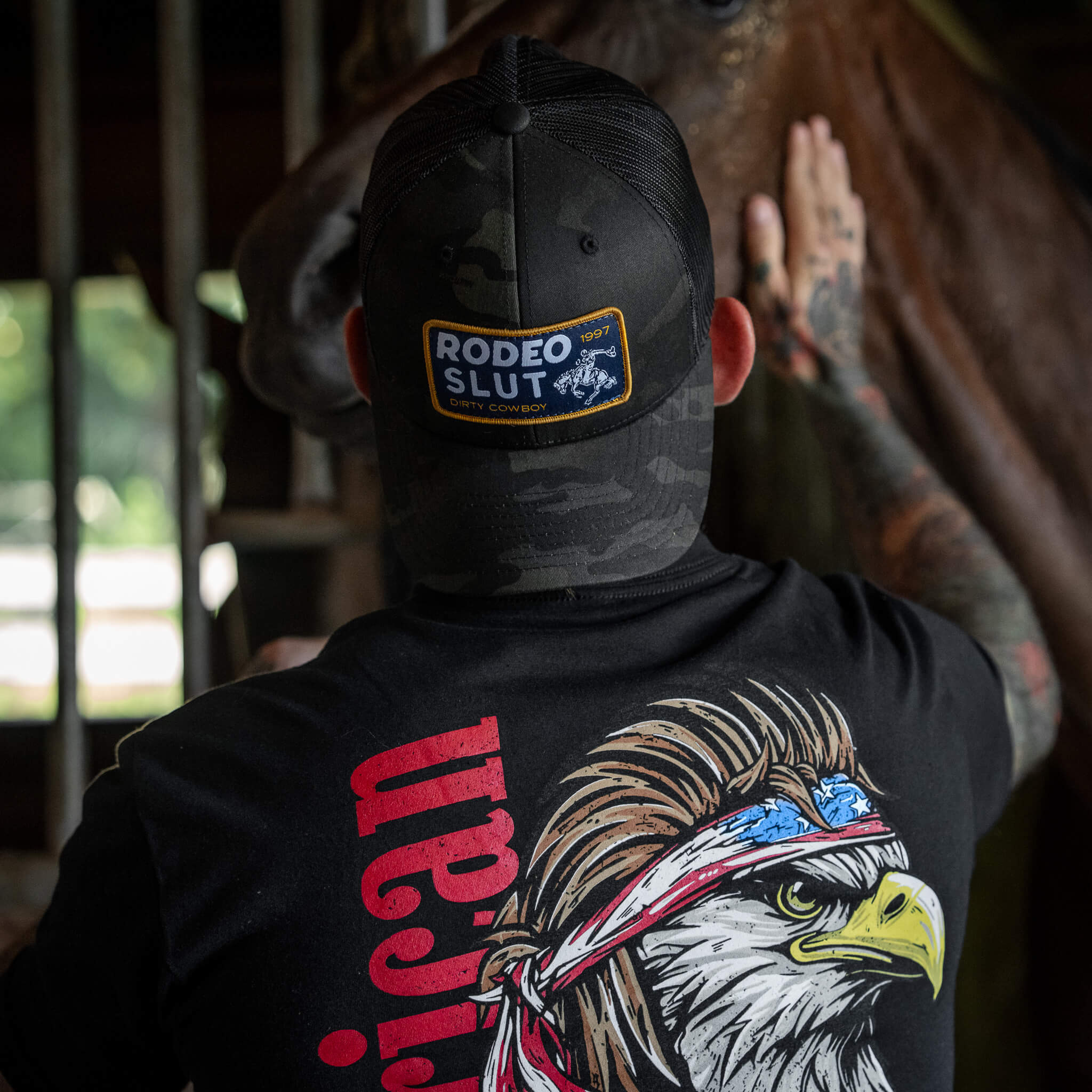 #color_black-multicam