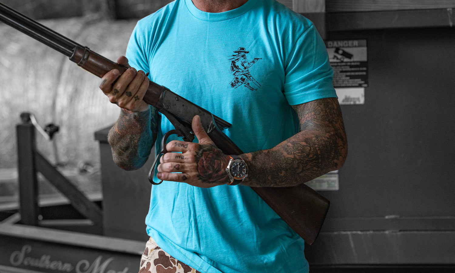 OUTDOOR GRAPHIC TEE'S