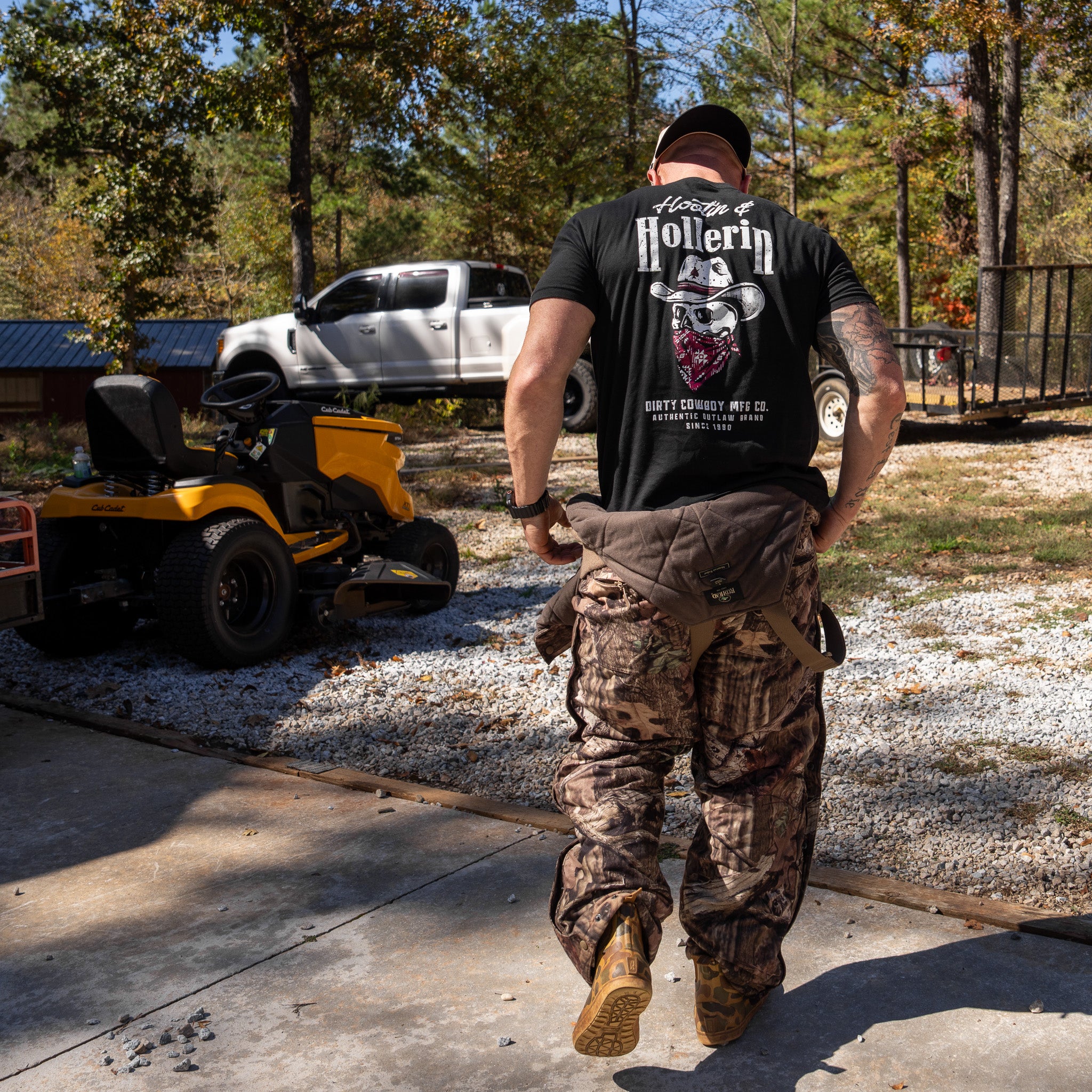 Hootin' And Hollern' Cowboy Skull Men's T-Shirt - DIRTY COWBOY MFG