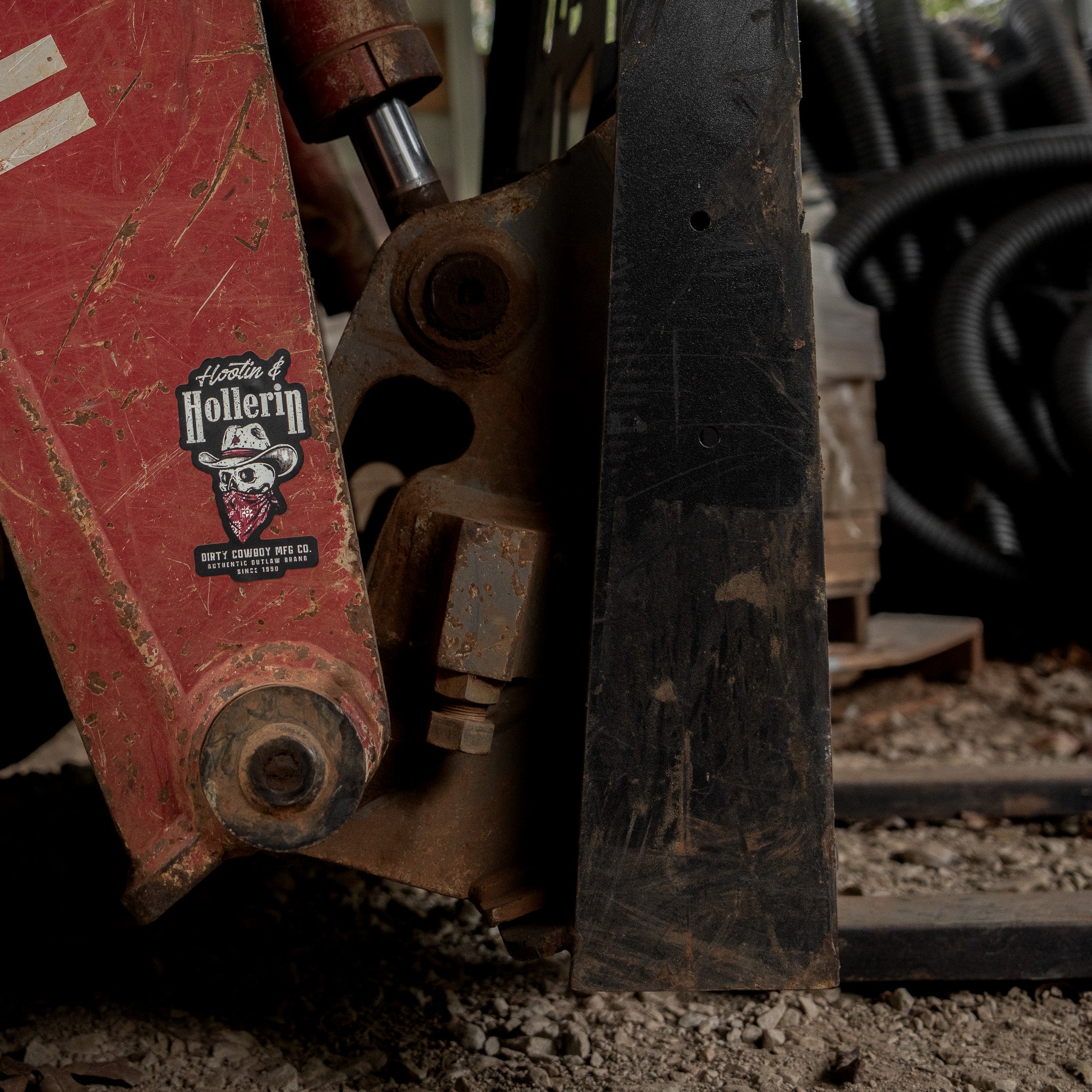 Hootin & Hollernin Skull Decal